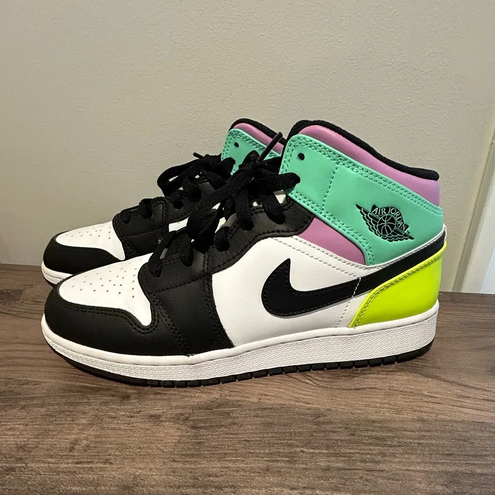 Nike Air Jordan 1 Mids ‘Pastel’ 7Y